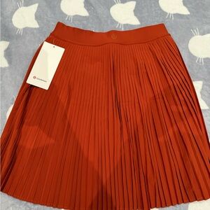 Lululemon Pleated HR knee length tennis skirt